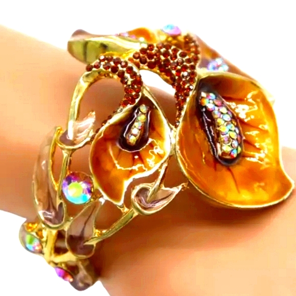 NWT Art Nouvo style Enamel Crystals Bracelet.L.